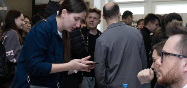 VPG LaserONE ищет молодых специалистов, интересующихся разработкой и производством лазеров, на Дне карьеры физфака МГУ 2025