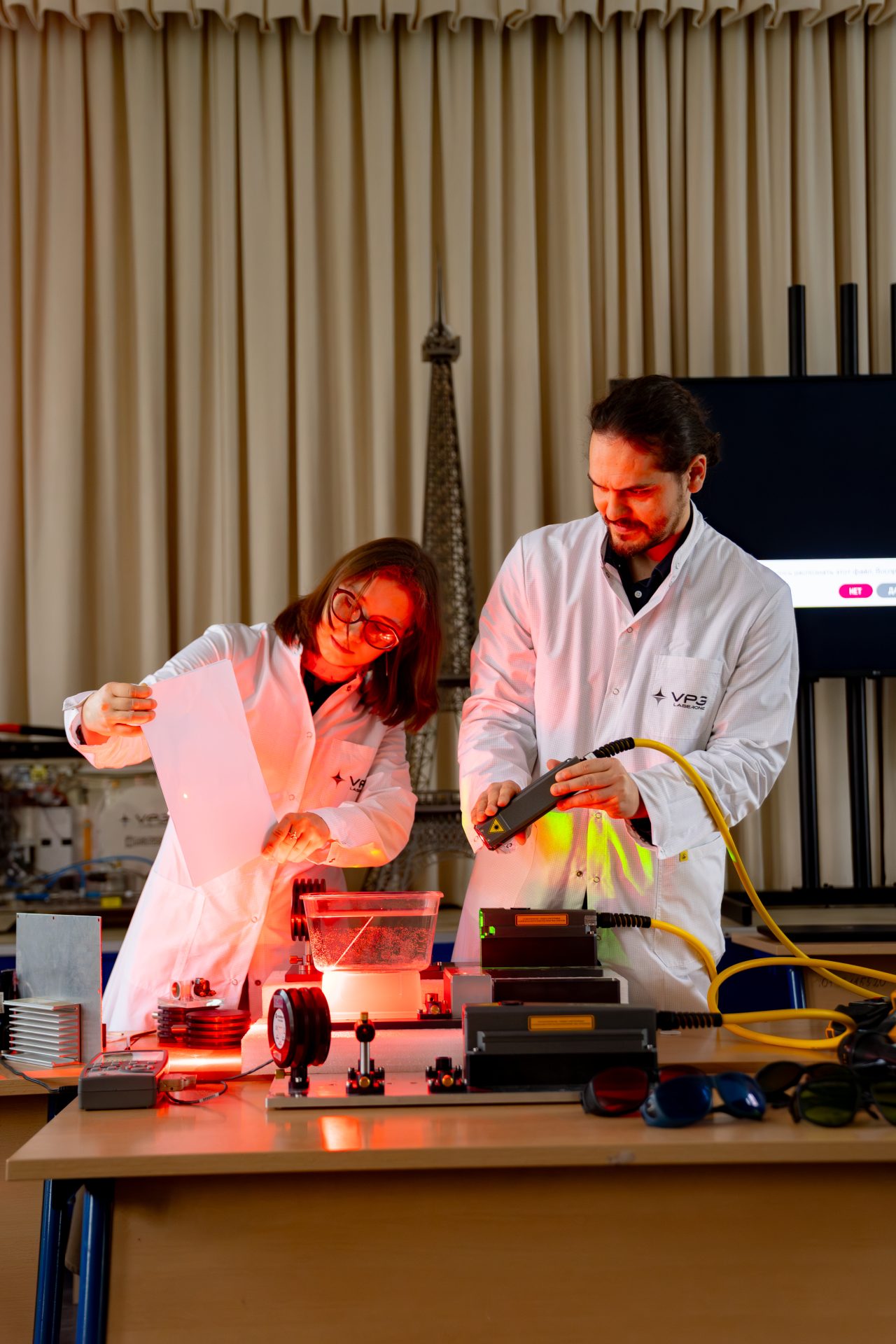 Специалисты VPG LaserONE показали лазерные технологии школьникам из Фрязино