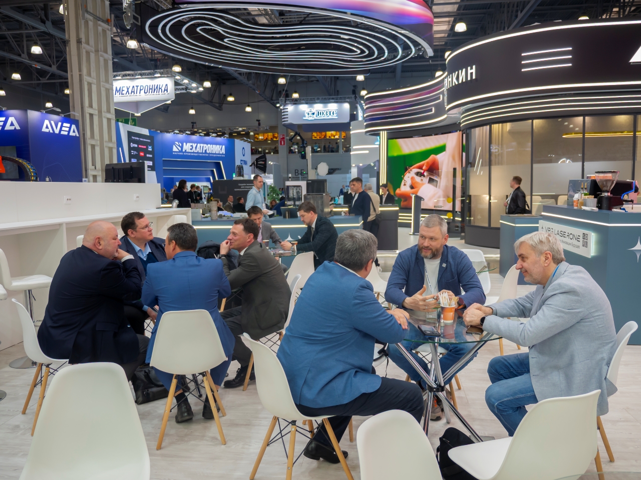 Переговоры нон-стоп на стенде VPG LaserONE, выставка Переговоры нон-стоп на стенде VPG LaserONE, выставка
